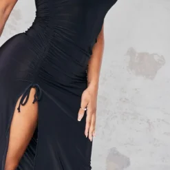 Logic Shape Robe Bustier Moulante Longue Noire à Côtés Froncés Et Ourlet Volanté -Jolie Vêtue Soldes Magasin 924a88b501e01f532c4a2ab1900abfa816018d49 cnb7667 4