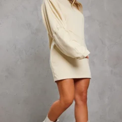 Robe Pull En Sweat Crème à Détail Cordons Ajustables Aux Manches -Jolie Vêtue Soldes Magasin 96e6d3c486f61086ae157df8b00cf48bb967f6bc cna3038 3