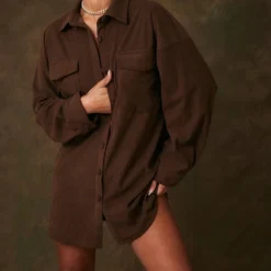 Robe Chemise Oversize En Velours Côtelé Chocolat à Poches -Jolie Vêtue Soldes Magasin 97618489b83a65146cc69828e470cf11a11c8e6c cnb0993 3