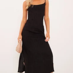 Robe Mi-longue Effet Lin Noire Plissée Fendue Sur Le Côté