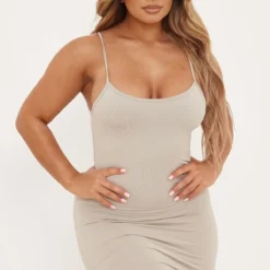 Shape Mini-robe Douce Sable Pâle Sans Coutures