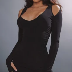 Robe Longue Très Moulante Froncée Noire à Décolleté Et épaules Découpées -Jolie Vêtue Soldes Magasin 9c0c1b46ccd5a3e9a366a4074ab636db49b2f5e0 cnc3368 4