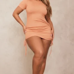 Logic Shape Robe Moulante Côtelée Rose à Côtés Froncés Et Manches Courtes -Jolie Vêtue Soldes Magasin 9ef73fb1f7708f2f941c077438ccdbade0ec59ea cnd5529 3