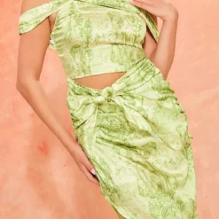 Robe Mi-longue Satinée Imprimé Renaissance Vert Citron à épaule Unique -Jolie Vêtue Soldes Magasin a27051c8b36dff854d16d574da11d0ee312a0e39 cne7733 4