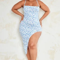 Plus Robe Mi-longue Bleue Lacée Dans Le Dos à Petites Fleurs Et Ourlet Asymétrique -Jolie Vêtue Soldes Magasin a3a195d744155d1694b5075d47ab2173f0d14fb4 cnd8703 3