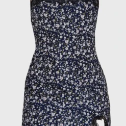 Robe Droite Bleu Marine Imprimé Petites Fleurs à Bretelles Et Détail Dentelle 11 Robe Droite Bleu Marine Imprimé Petites Fleurs à Bretelles Et Détail Dentelle -Jolie Vêtue Soldes Magasin a811659dc49c28eac24b4b14a5c76f3b48f62123 cnc8296 5