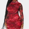 Shape Robe Moulante Rouge En Mesh Imprimé Asiatique à Col Haut