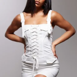 Robe Moulante Style Cargo Crème à Lacets Et Détail Boucles