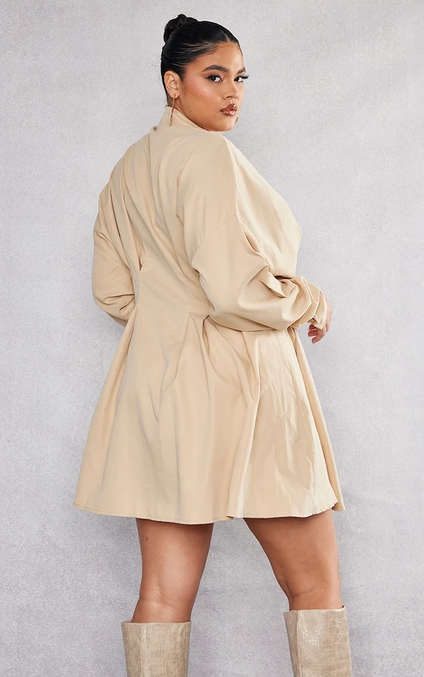 Plus Robe Chemise Oversize En Maille Tissée Beige à Détail Plissé Et Boutons 4 Plus Robe Chemise Oversize En Maille Tissée Beige à Détail Plissé Et Boutons – Image 2