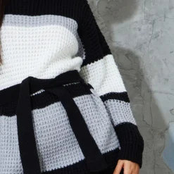 Robe Pull En Maille Gaufrée Style Colourblock Noir Et Blanc -Jolie Vêtue Soldes Magasin b1c7eeaf644ca4160b4601f91cf1c38ef3535bdc cmp2494 5