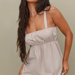 Petite Robe Patineuse Nude Clair à Bretelles