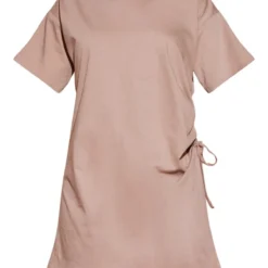 Robe T-shirt Sable Pâle Découpée à Fronces Sur Le Côté -Jolie Vêtue Soldes Magasin b4e1f1cad45963395153445cb356cd5460afe94f cnd4029 5