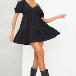 Robe Droite Texturée Noire à Manches Bouffantes Et Col En V 9 Robe Droite Texturée Noire à Manches Bouffantes Et Col En V -Jolie Vêtue Soldes Magasin b589c3b736eead551009aa350ce2198a29042bf5 cmy1762 4