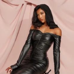 Robe Longue Très Froncée En Similicuir Noir à Col Bardot -Jolie Vêtue Soldes Magasin b80e202f1d94eb0ee1cd1f12d172d12bad1b773c cnc7700 3