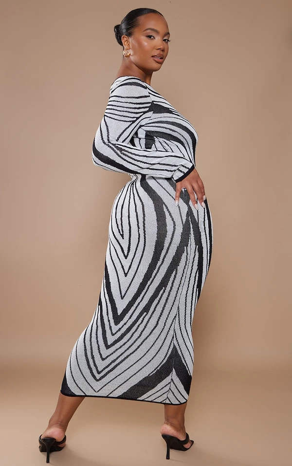 Plus Robe Longue En Maille Tricot Rayée Noir Et Blanc 4 Plus Robe Longue En Maille Tricot Rayée Noir Et Blanc – Image 2