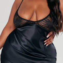 Plus Robe à Fines Bretelles Satinée Noire à Bonnets En Dentelle -Jolie Vêtue Soldes Magasin bc57a97d4fc97901514b6e2ebdad44dc3184af60 cnc9746 4