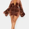 Plus Robe Moulante Chocolat En Velours à Décolleté Plongeant Et Fronces