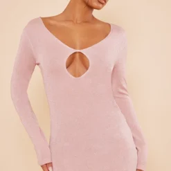 Robe Découpée Rose Tendre En Maille Tricot Pailletée Et Décolleté Plongeant