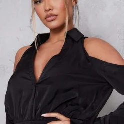 Robe Chemise Cache-coeur Satinée Noire à épaules Dénudées 10 Robe Chemise Cache-coeur Satinée Noire à épaules Dénudées -Jolie Vêtue Soldes Magasin c34e95d8794b0db50a493be2916d8cf4934ec387 cnd2339 4