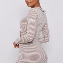 Robe Moulante Boutonnée En Maille Côtelée Marron à Rayures Et Col -Jolie Vêtue Soldes Magasin c3c3d964263eca3878e76d3aca9cde9ca4a0181a cnd5503 2