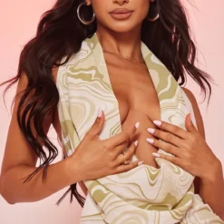 Petite Robe Moulante Verte Imprimé Tourbillons à Col Bénitier Coupé -Jolie Vêtue Soldes Magasin c522d2851915b3f7bed8b53dba734beb1d869c9c cne2301 4