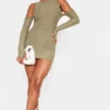 Robe Moulante Texturée Vert Sauge Kaki à épaules Dénudées Détail Manches