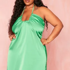 Plus Mini Robe Satinée Verte à Dos Nu Et Fronces -Jolie Vêtue Soldes Magasin cc8f2d5e6889665cee66e5578f9d2496254721a9 cmy4291 4