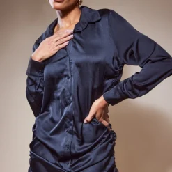 Robe Chemise Satinée Froncée Noire à Boutons -Jolie Vêtue Soldes Magasin cc91bf23e03e847bcd671916df4a6ddd6182c3a1 cnc5799 1