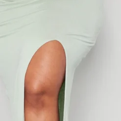 Logic Plus Robe T-shirt Mi-longue En Jersey Vert Sauge Fendue -Jolie Vêtue Soldes Magasin ce9de4f329aa63904f7a6277f6626744bd731fbe cne4089 4