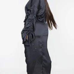 Plus Robe Longue Moulante Décolletée Satinée Froncée Noire -Jolie Vêtue Soldes Magasin d090607da301c8a5598f1ea41517f737ae33e47c cmt2532 3