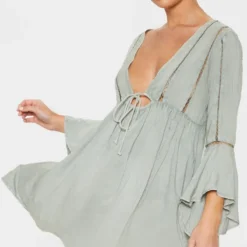 Diamond Robe De Plage Kaki Pâle à Lien Et Manches Volantées