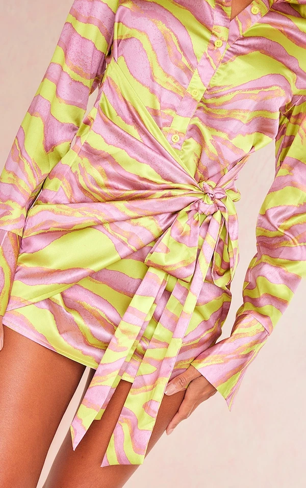 Robe Chemise Satinée Imprimé Zébré Multicolore à Détail Noué 6 Robe Chemise Satinée Imprimé Zébré Multicolore à Détail Noué – Image 4