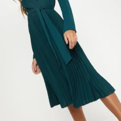 Robe Vert émeraude Mi-longue Plissée à Manches Longues 11 Robe Vert émeraude Mi-longue Plissée à Manches Longues -Jolie Vêtue Soldes Magasin d52ad9a22cfdf8a6769c274a7e9220a934003edc cma0523 5