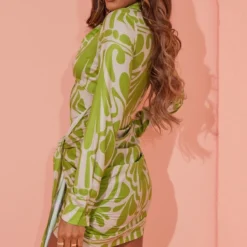 Robe Chemise Verte Imprimé Abstrait à Devant Noué -Jolie Vêtue Soldes Magasin d59ebf6f4c67548f76743489174570c214440221 cmy6049 3