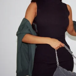 Robe Courte Sans Manches En Maille Noire à Col Roulé -Jolie Vêtue Soldes Magasin d773db4e82176f59e33d215251a25a0b077555b5 cnb1382 4