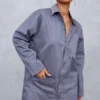 Robe Chemise Gris Anthracite à Coutures Contrastantes Et Poches Cargo