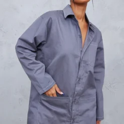 Robe Chemise Gris Anthracite à Coutures Contrastantes Et Poches Cargo