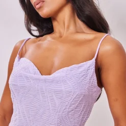 Robe Droite Texturée Lilas à Col Bénitier Et Bretelles -Jolie Vêtue Soldes Magasin d909e546ff3681be2396fffa37ad5c48338db190 cne7706 4