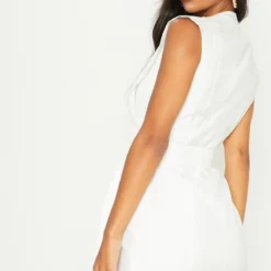 Robe Blanche Style Blazer Sans Manches à Boutons Dorés -Jolie Vêtue Soldes Magasin dfd9ed8b8e2651cb0d50b2ea3502ff6185ea3383 clx6264 2