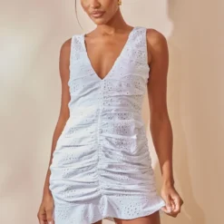 Robe Moulante Froncée Blanche Brodée à Décolleté Et Ourlet Volanté -Jolie Vêtue Soldes Magasin e104c6526c25bdcfacdc8513a290b1c6e47f5386 cnd5481 3