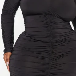 Plus Robe Longue Noire Très Froncée à Manches Longues -Jolie Vêtue Soldes Magasin e15d159b4601424e2ce0942e0f6d5ae5f7f03bb8 cmv1516 5