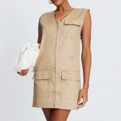Robe Cargo Camel Sans Manches à Détail Poches