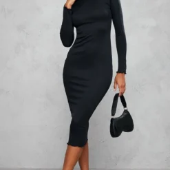 Robe Mi-longue Côtelée Noire à Manches Longues Et Ourlet Légèrement Volanté