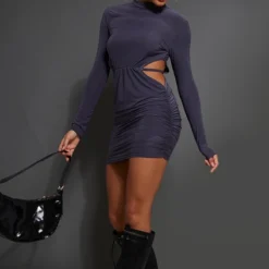 Robe Très Moulante Froncée Gris Anthracite à Dos Découpé Et Manches Longues -Jolie Vêtue Soldes Magasin e42abfde8cd68032ff5bdba35644335188aa1c25 cnb9253 3