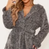 PRETTYLITTLETHING Robe De Chambre Gris Anthracite Duveteuse à Capuche