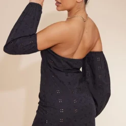 Robe Droite En Broderie Noire à Col Bardot Et Détail Buste 8 Robe Droite En Broderie Noire à Col Bardot Et Détail Buste -Jolie Vêtue Soldes Magasin e61ed42121197ada8850a7cebe8484afb5b7e07c cnd5490 2