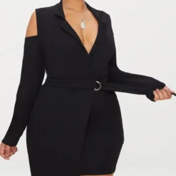 Plus - Robe Blazer Noire à épaules Dénudées Et Détail Anneau
