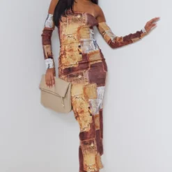 Tall Robe Mi-longue Marron à Imprimé Jean Et épaules Dénudées -Jolie Vêtue Soldes Magasin e9ceb7a7b47764e389edf25da3d33d7c706529bc cnd3417 1