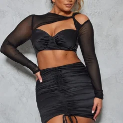 Shape Robe Moulante Satinée Froncée Noire à Mesh Superposé Et Découpes