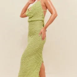 Robe Longue Texturée Vert Sauge à Col Bénitier Et Découpes Dans Le Dos -Jolie Vêtue Soldes Magasin eb9b097cd4fa97edfa40c2c0cf2bb5992b32fdc9 cnd7585 3